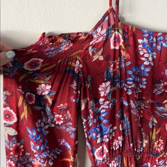 New Willow & Clay Romper Red Floral Cold Shoulder long sleeve Medium Spring - Picture 7 of 7
